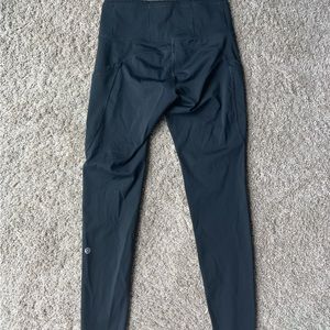 Lulu Leggings - size 6 (but they feel small so more like a 4)